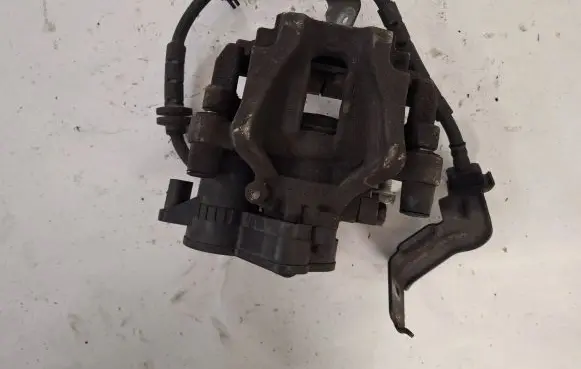 Chrysler Pacifica Rear brake caliper 116RH