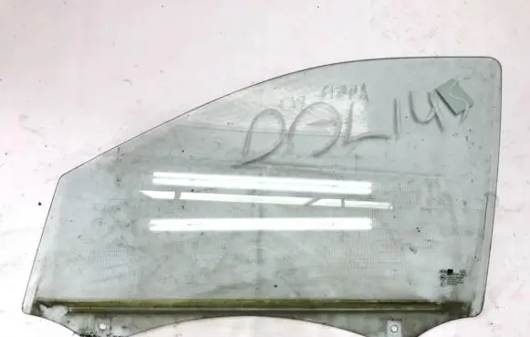 KIA Sorento Front door window glass four-door