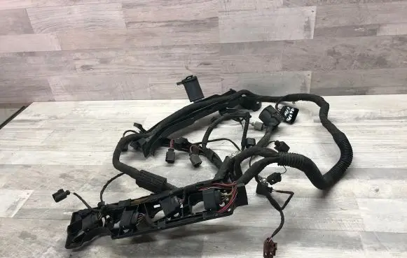 Volkswagen Golf VI Engine installation wiring loom
