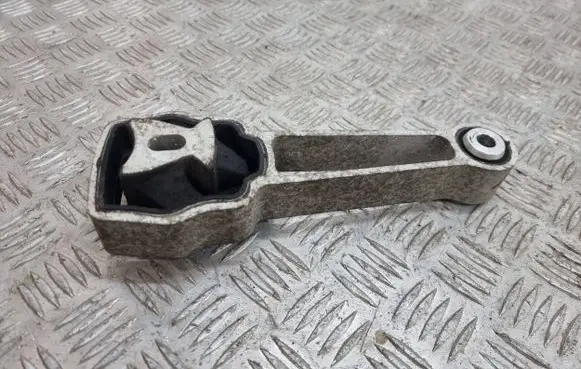 Land Rover Evoque I Engine mount bracket