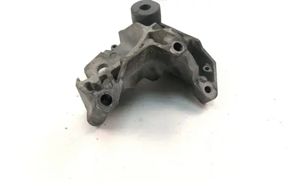 Volvo V70 Engine mounting bracket 30681951