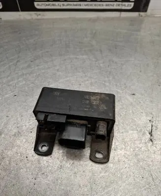 Mercedes-Benz C W203 Glow plug pre-heat relay A6461536579