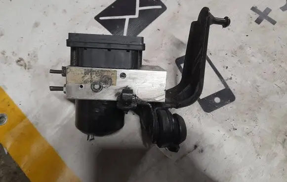 Mercedes-Benz ML W163 ABS Pump