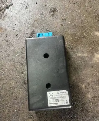 Mercedes-Benz E W212 Phone control unit/module B67824565