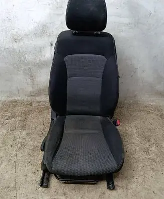 Suzuki SX4 S-Cross Front passenger seat 