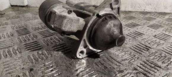 Nissan Primera Starter motor 233009F661 D7E31