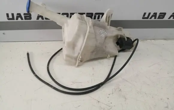 Hyundai i20 (PB PBT) Windshield washer fluid reservoir/tank 986101J300
