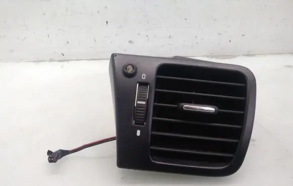 Subaru Legacy Dashboard side air vent grill/cover trim