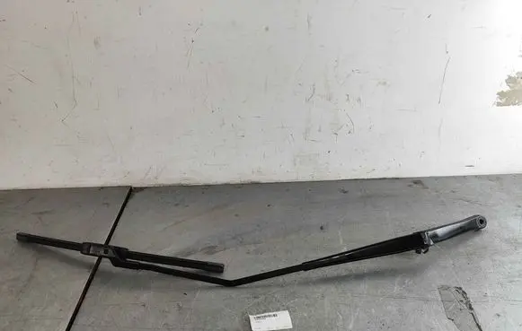 Tesla Model S Front wiper blade arm 105339900A