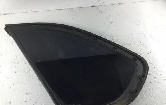 BMW X5 F15 Front triangle window/glass 7305775