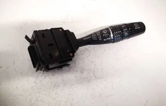 Mitsubishi Outlander Wiper control stalk 17d714