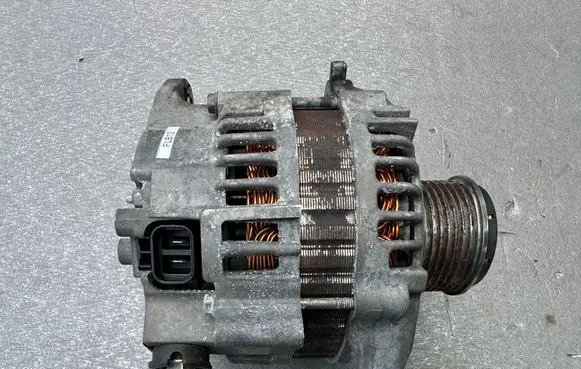 Nissan Patrol Y61 Generator/alternator 23100VC100