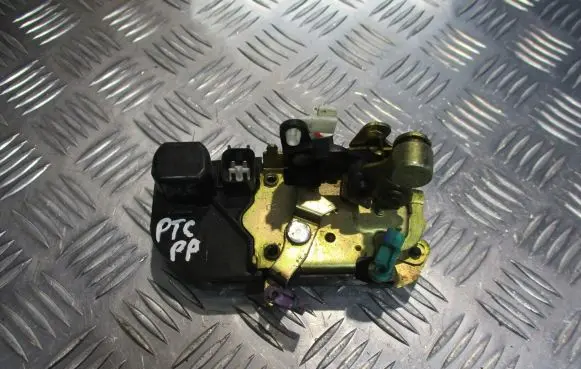 Chrysler PT Cruiser Front door lock
