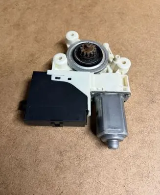 Volvo V50 Rear door window regulator motor 30724755 992753107 05W341
