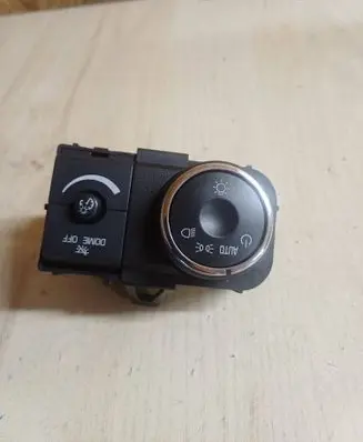 Chevrolet Traverse I Light switch 25779037