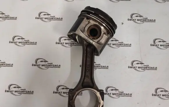Mitsubishi L200 Piston with connecting rod 565