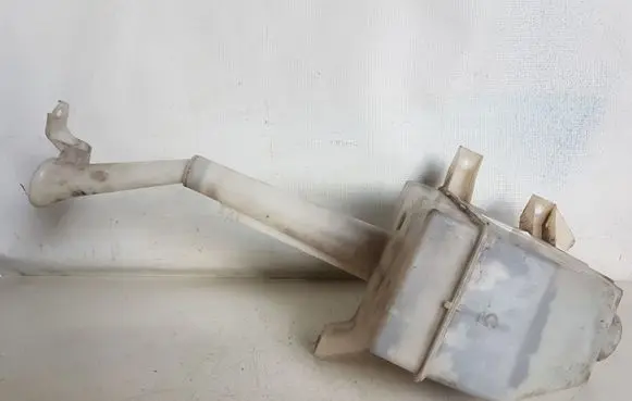 Nissan X-Trail T30 Windshield washer fluid reservoir/tank