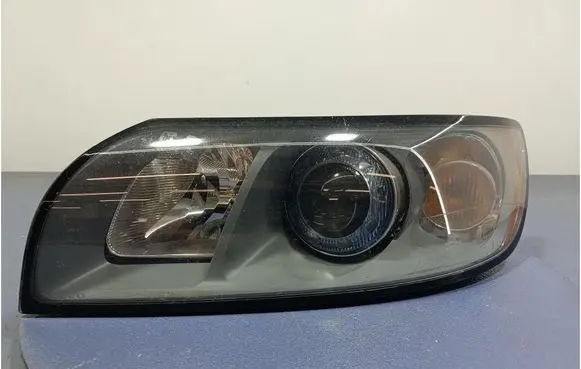 Volvo V50 Headlight/headlamp 30698895