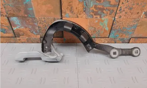 BMW XM Tailgate/trunk/boot hinge 9451753 9625817 41629625817