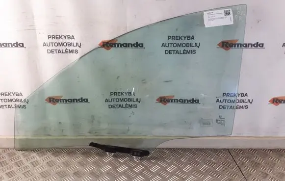 Honda CR-V Front door window glass four-door