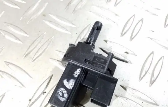 Clutch pedal sensor