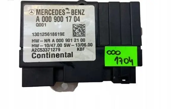 Mercedes-Benz CLA C117 X117 W117 Fuel pump relay A0009001704