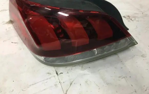 Peugeot 508 Rear/tail lights 9807242780