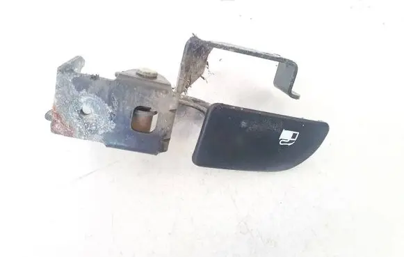 KIA Rio Fuel tank opening switch 