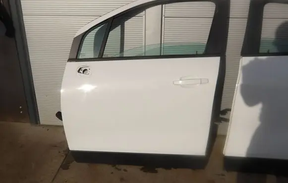 Opel Mokka X Front door