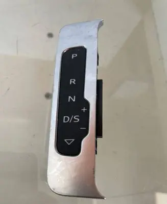 Audi Q2 - Gear shift selector indicator 81B713463 4VMA13548AK
