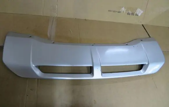 Front bumper lip