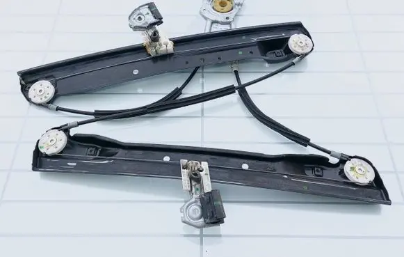 Opel Meriva B Front door manual window regulator 367992034 961486 13354547001