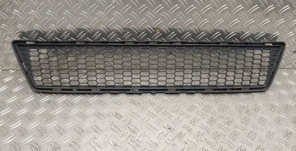 Toyota Verso Front bumper lower grill 531120F040
