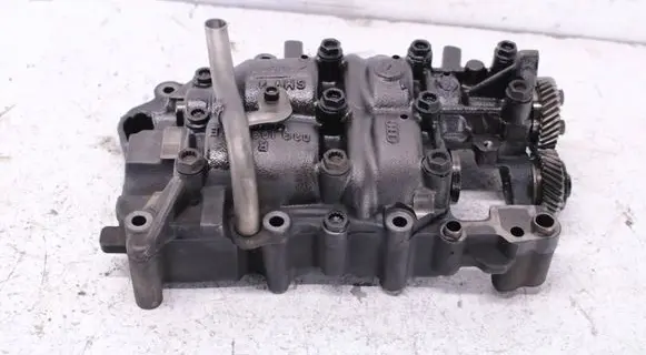 Volkswagen PASSAT B6 Oil pump 03G103537B 03G103535B