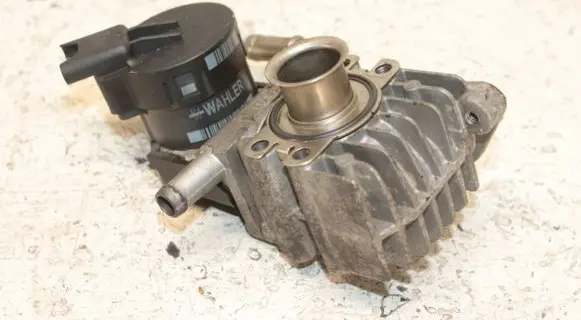 BMW 3 E92 E93 EGR valve 7548415