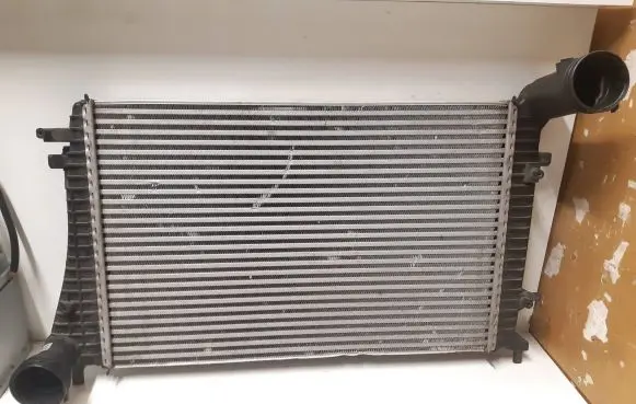 Volkswagen Caddy Intercooler radiator