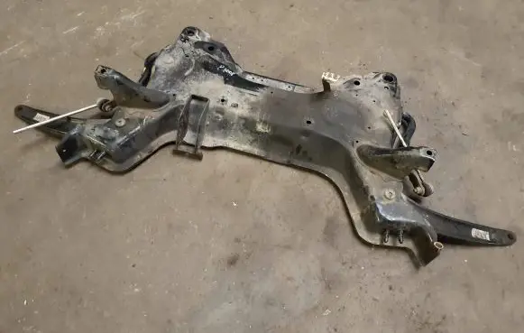 Peugeot 3008 I Front subframe