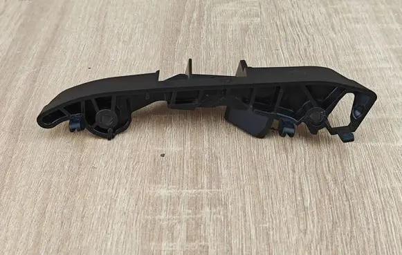 BMW 5 G30 G31 G38 Front bumper mounting bracket 7385350