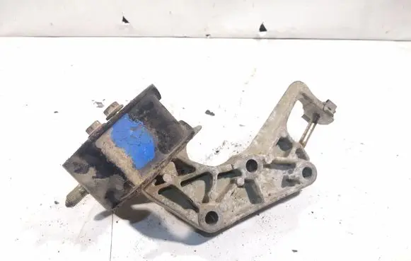 Opel Vectra B Gearbox mounting bracket 90305272