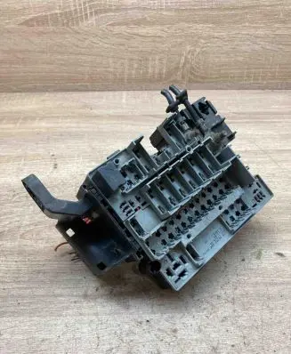 Peugeot 206 Fuse module 9628024480