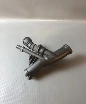 Volkswagen Golf VII Engine coolant pipe/hose 04L121071E