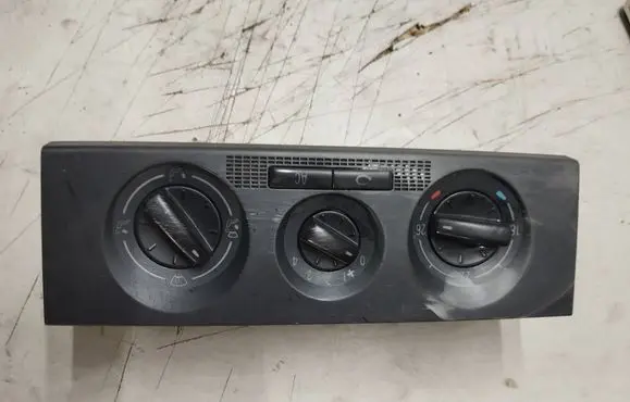 Skoda Fabia Mk1 (6Y) Climate control unit 6Y0820045C 21042005