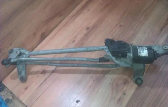 Chrysler 300M Front wiper linkage and motor