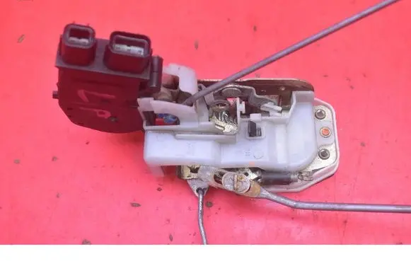 Honda HR-V Front door lock