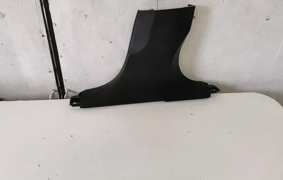 (B) pillar trim (bottom)