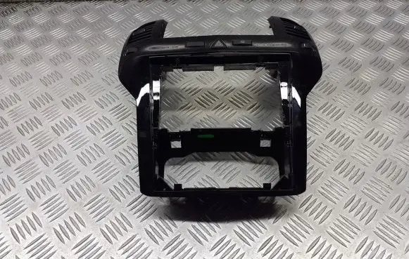 Opel Zafira B Radio/GPS head unit trim 13100105XF
