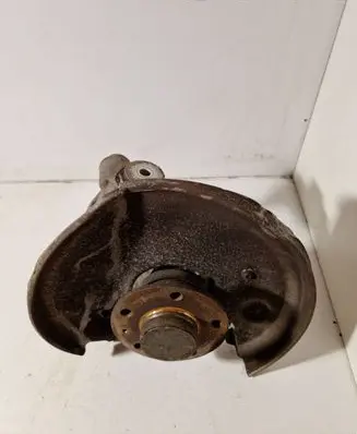 Rear wheel hub
