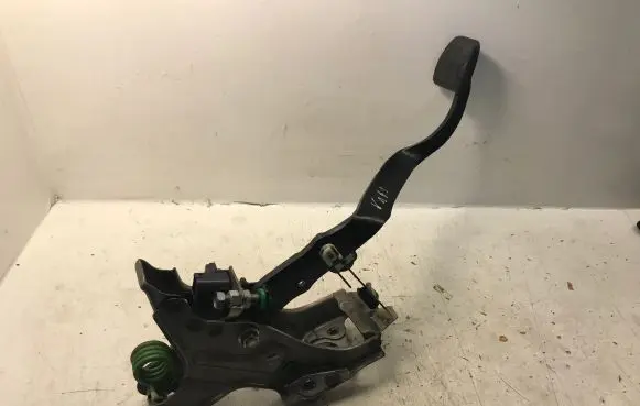 Toyota Verso Clutch pedal 551070F070 313010F090