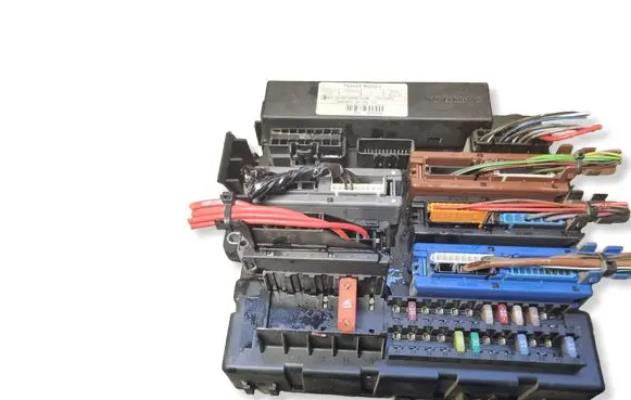 Opel Vectra C Fuse box set 09228740 532155009