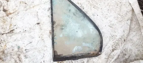 Rear vent window glass